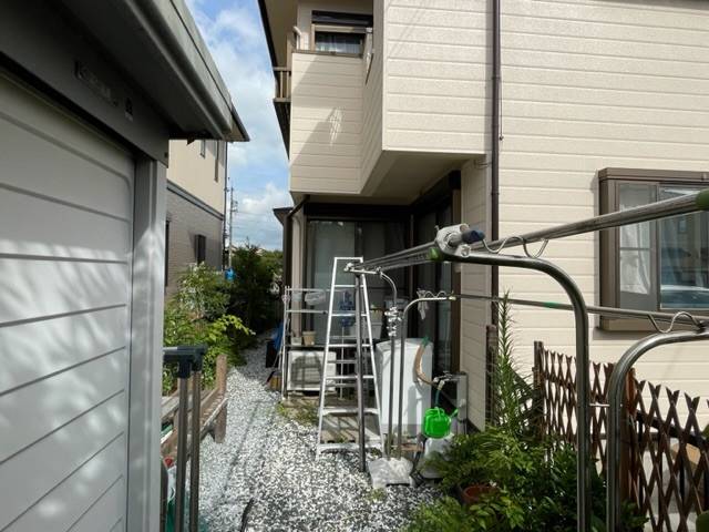 中央アルミ住器のアルミテラスの新設工事の施工前の写真1