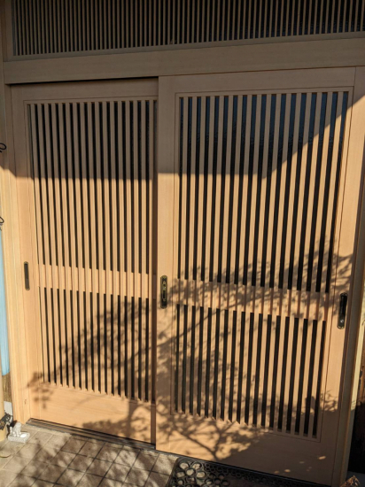 中央アルミ住器の玄関引戸の取替工事（四日市市）施工事例写真1