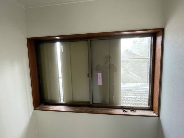 中央アルミ住器の内窓の取り付け（津市）の施工前の写真1