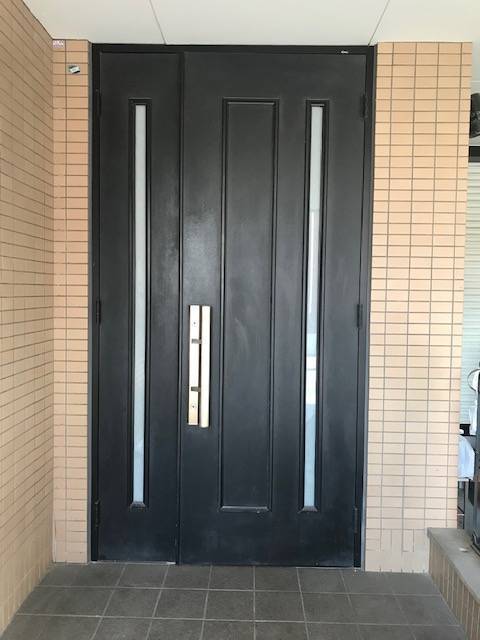 中央アルミ住器のリシェント 玄関ドア取替え工事の施工前の写真1