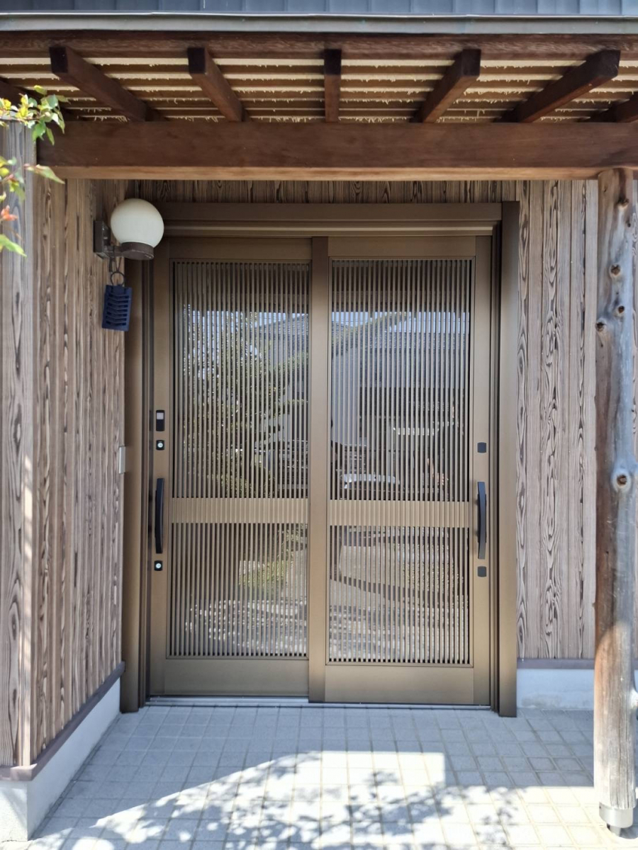 中央アルミ住器の玄関引戸の取替リフォーム(四日市市)の施工後の写真2