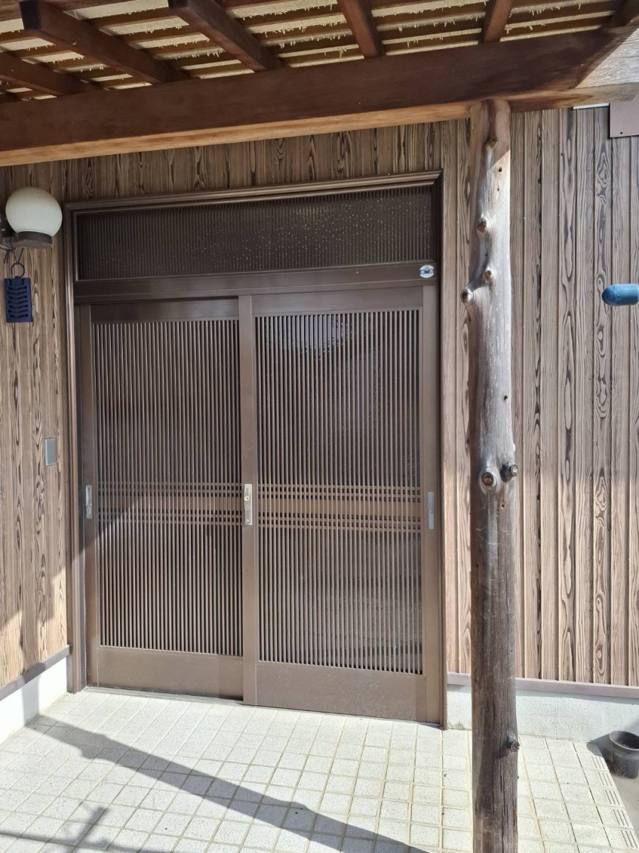 中央アルミ住器の玄関引戸の取替リフォーム(四日市市)の施工前の写真3