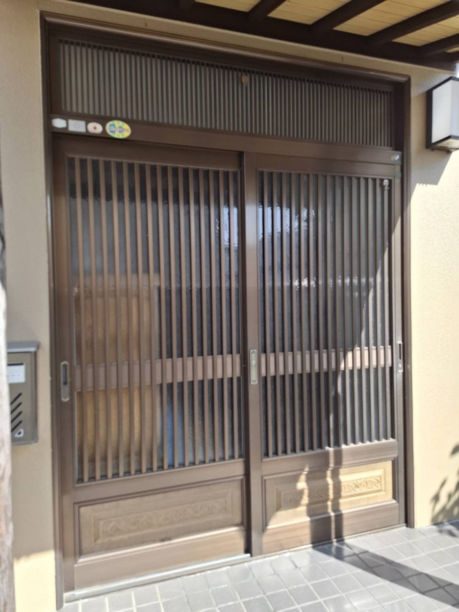 中央アルミ住器の玄関引戸の取替リフォーム（四日市市）の施工前の写真2