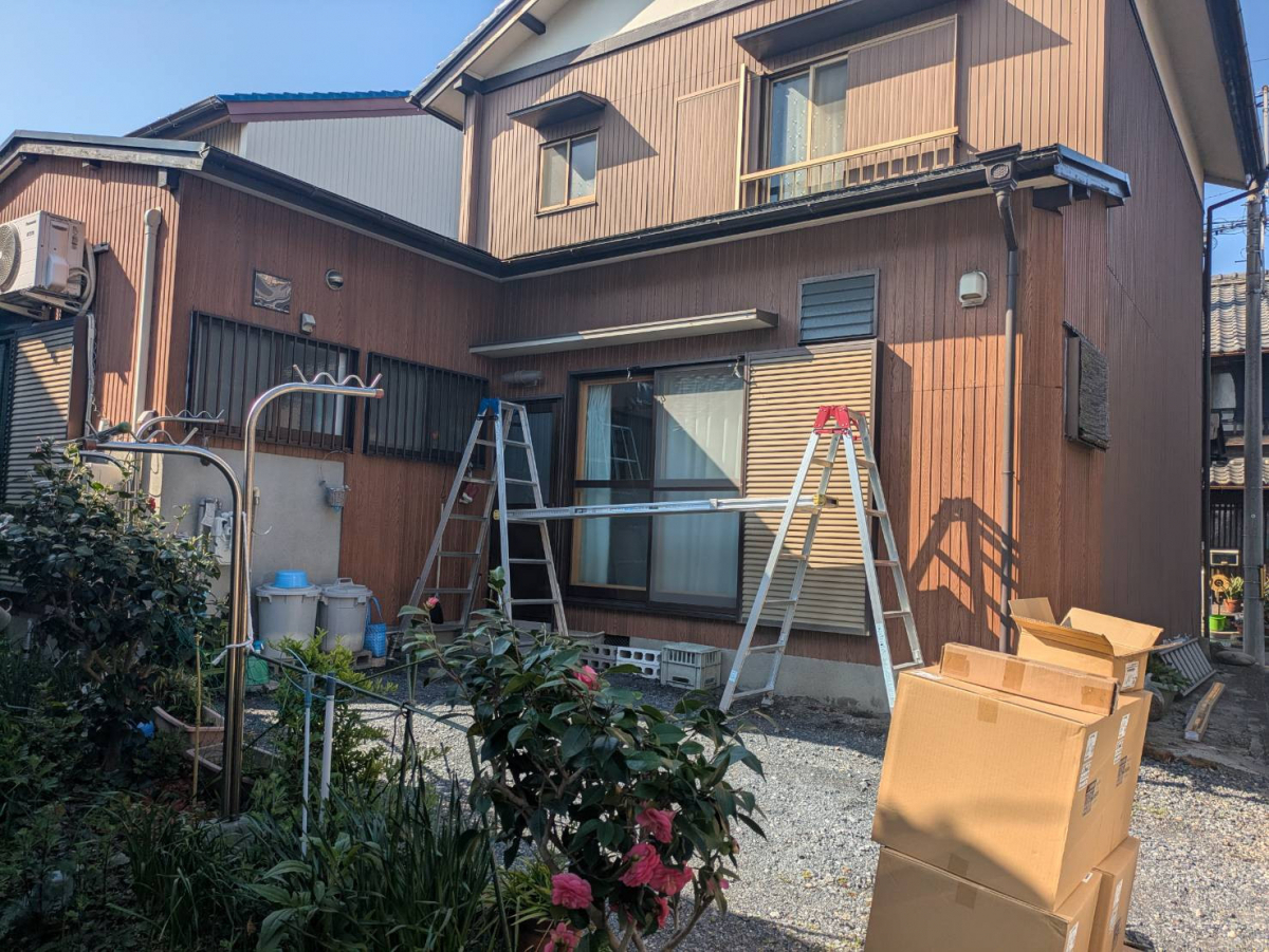 中央アルミ住器のアルミテラスを設置させていただきました(四日市市)の施工前の写真1