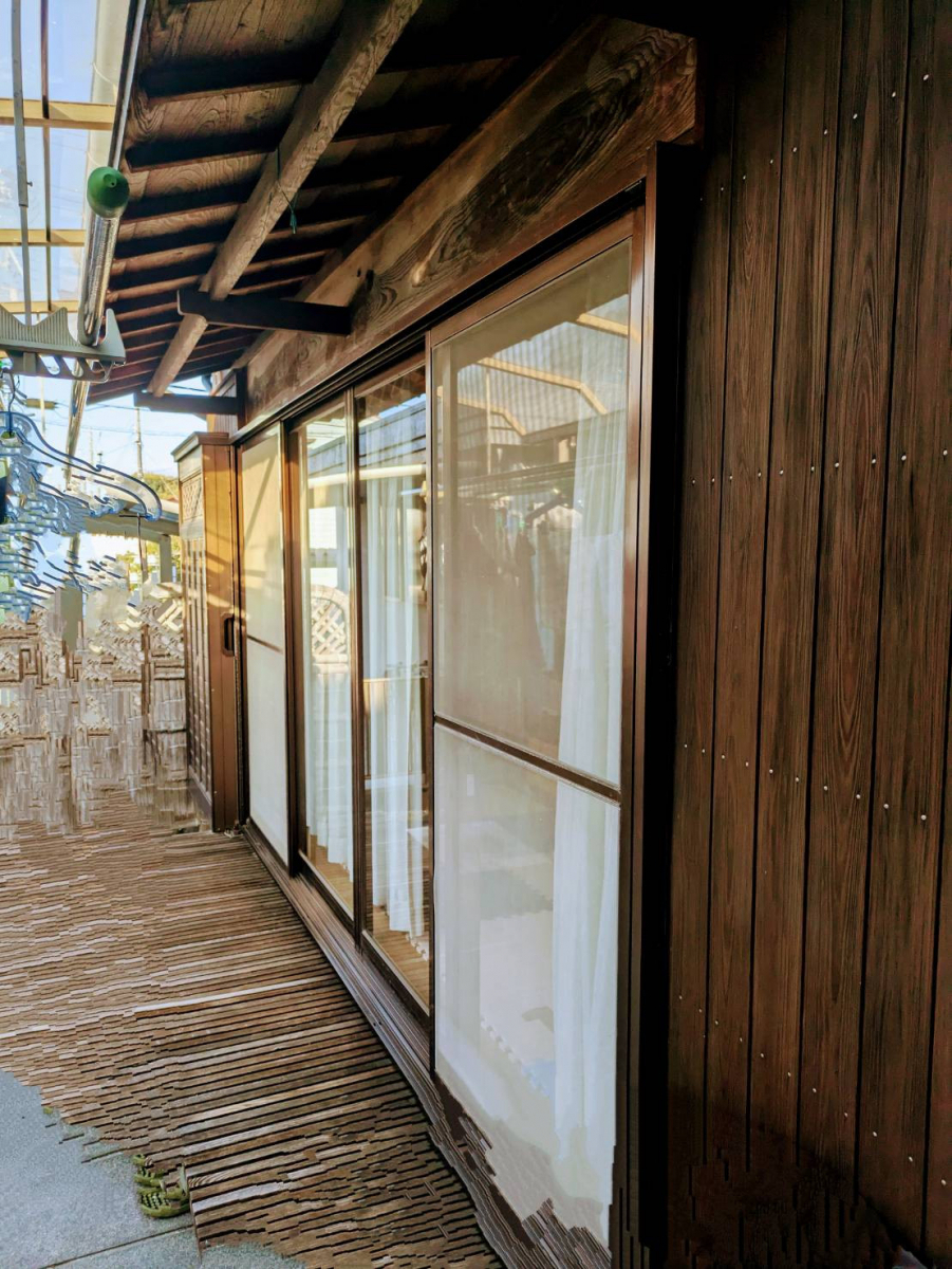 中央アルミ住器の外窓交換と採風電動シャッターの設置(四日市市)の施工前の写真1