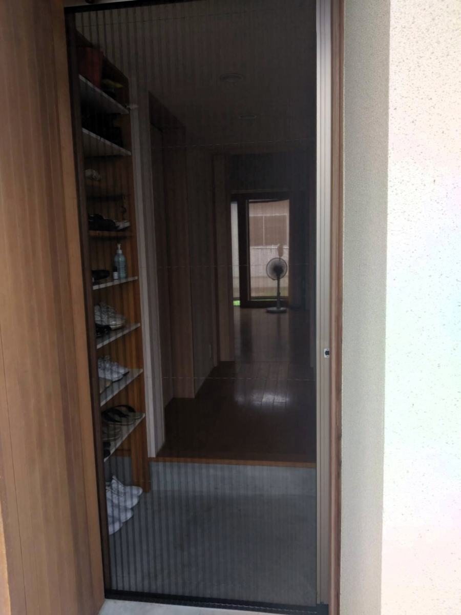 中央アルミ住器の玄関に風の通り道!LIXILのしまえるんですαで快適に【四日市市】の施工後の写真2