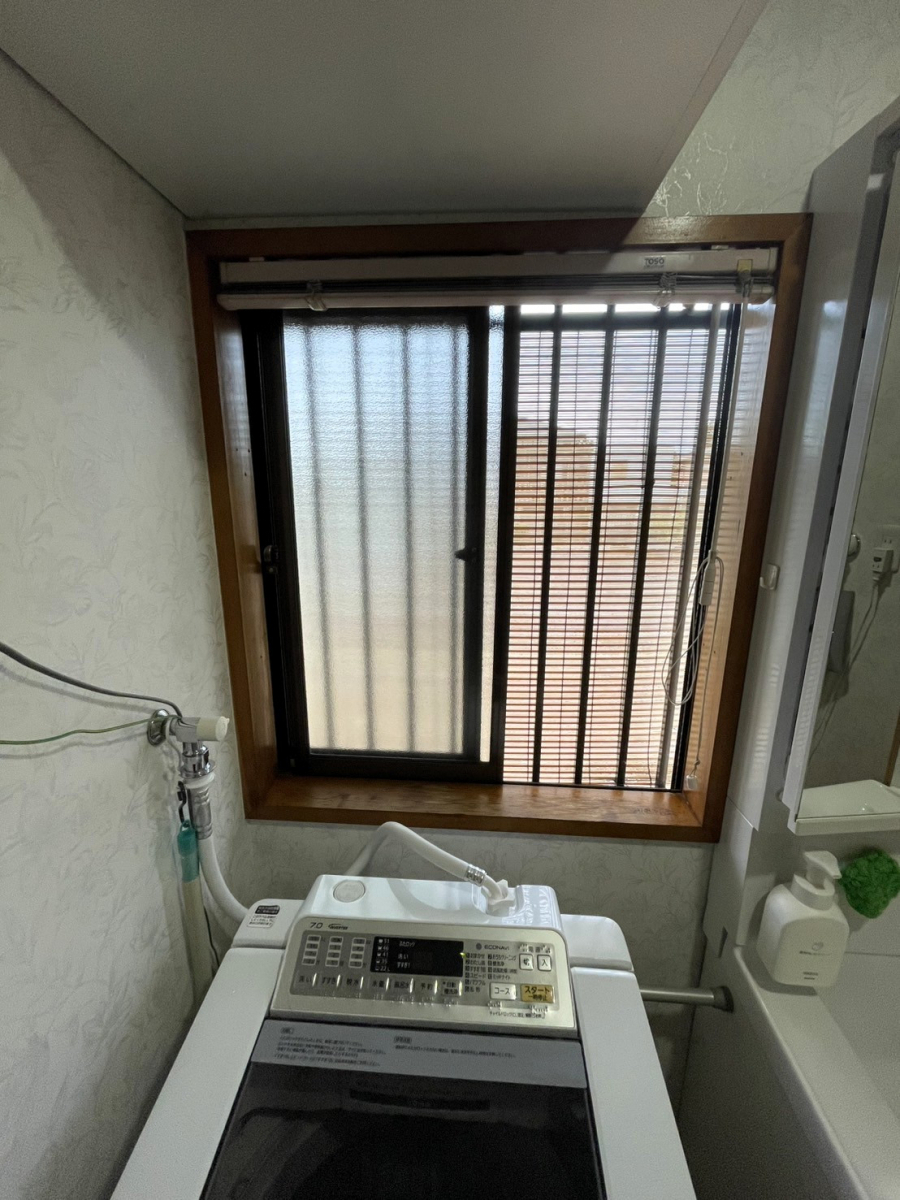 中央アルミ住器のLIXILインプラスで断熱リフォーム！先進的窓リノベ補助金を活用の施工前の写真1