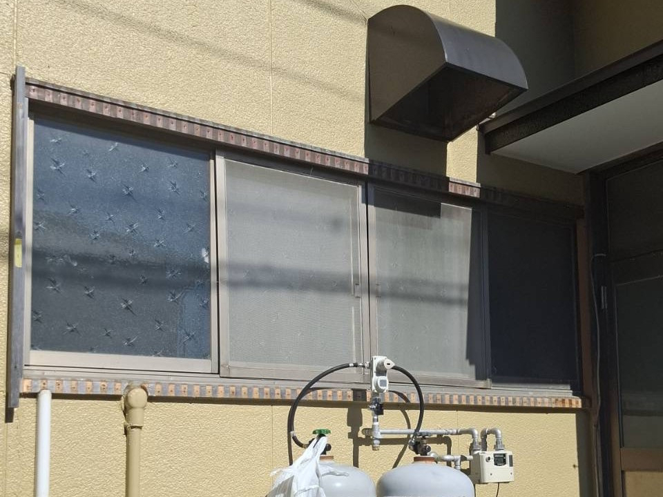 中央アルミ住器の鈴鹿市で快適な暮らしへ！LIXILリプラスで窓リフォームの施工前の写真2