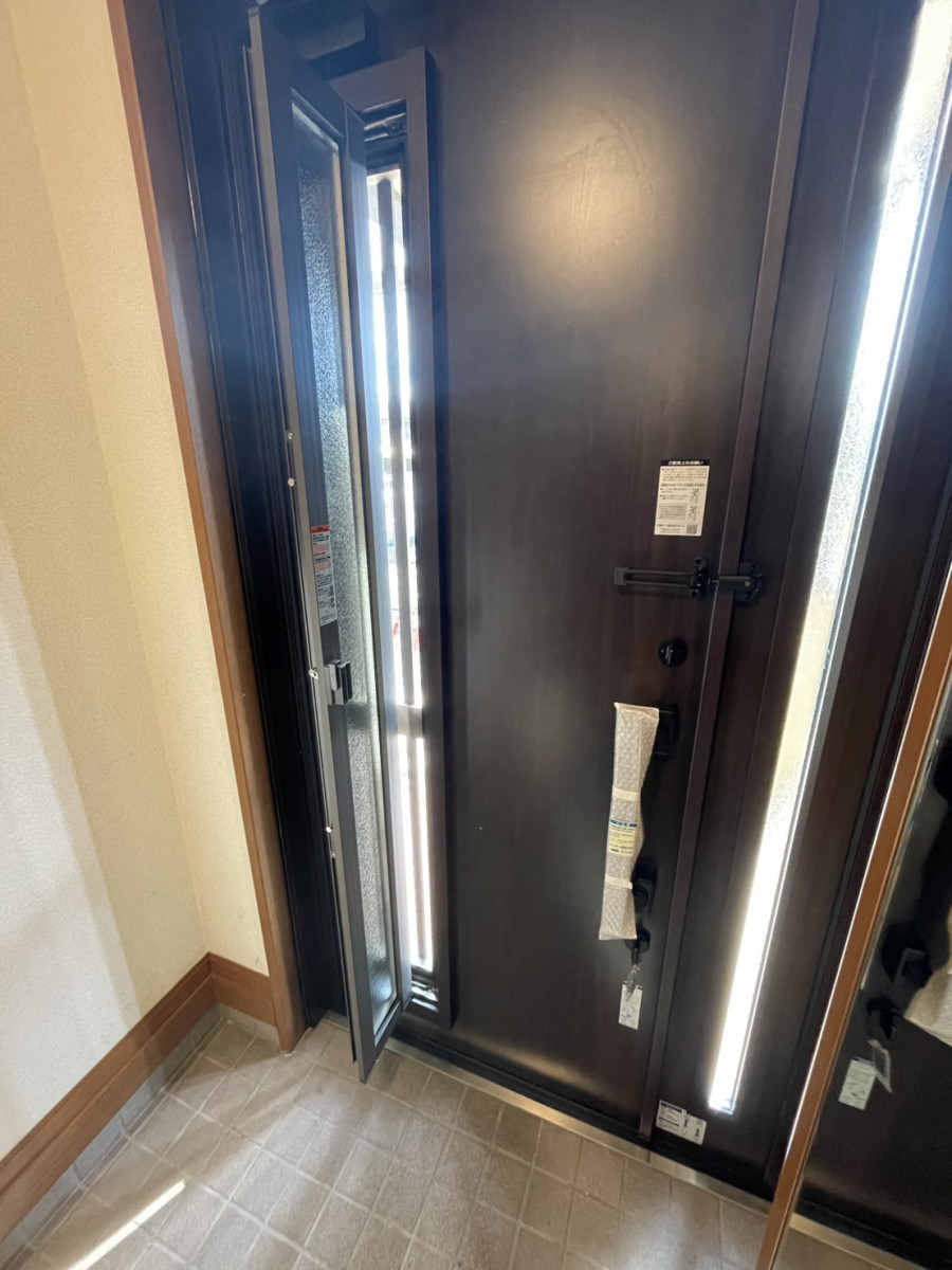 中央アルミ住器の【四日市市】LIXILリシェントで玄関リフォーム！断熱k2＆採風仕様で1年中快適な住まいへの施工後の写真3