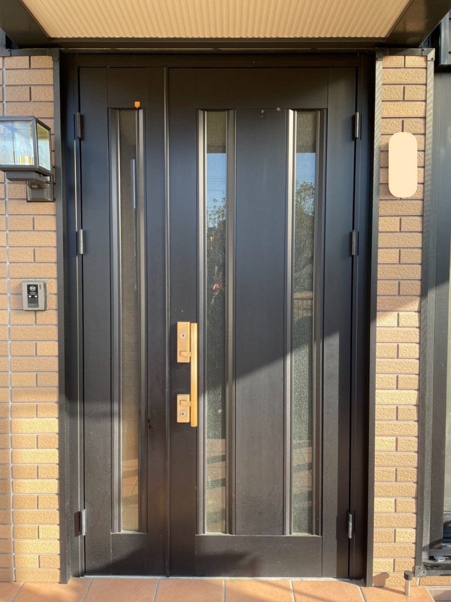 中央アルミ住器の【四日市市】LIXILリシェントで玄関リフォーム！断熱k2＆採風仕様で1年中快適な住まいへの施工前の写真1