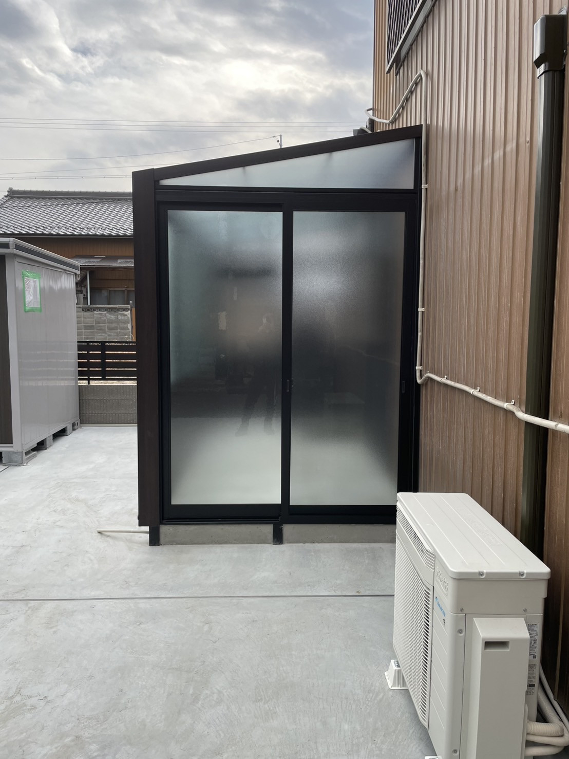 中央アルミ住器の【四日市市】LIXIL「ガーデンルームGF」！腰壁＋高窓で叶えるこだわりのプライベート空間の施工後の写真3