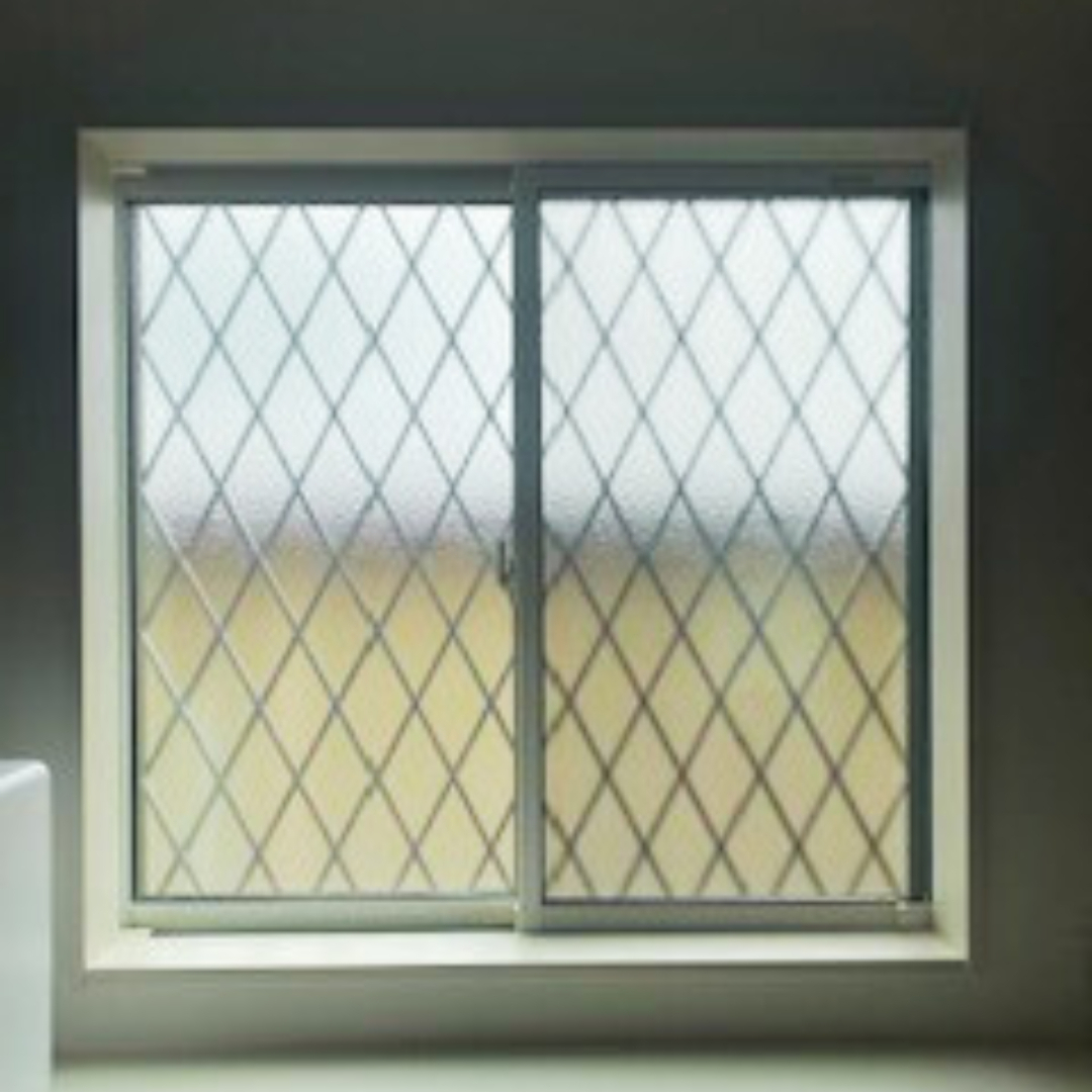 イガラシの久喜市｜寝室・キッチン・浴室の内窓〈インプラス〉設置で断熱＆結露対策！補助金を活用した窓リノベ施工の施工前の写真1