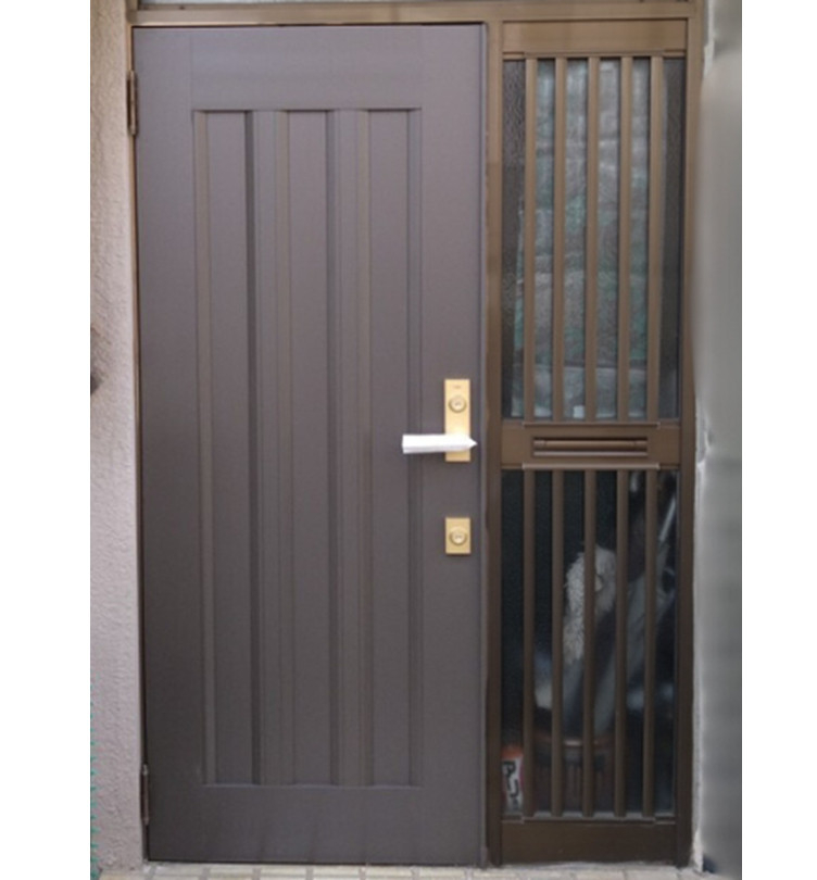 イガラシの玄関ドアの「顔」をリフレッシュ！上尾市でドア本体の交換工事の施工後の写真1