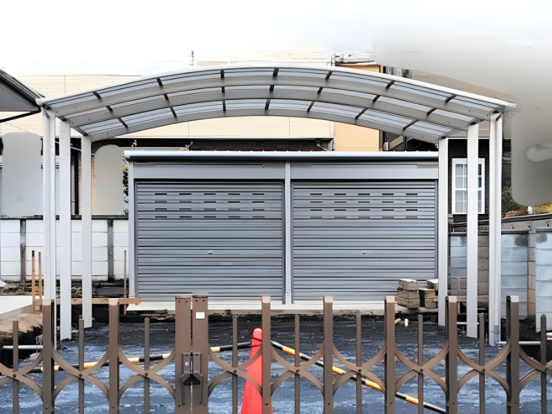 イガラシの【春日部市】ガレージ前の大空間をカバーするワイドカーポート施工事例の施工後の写真1