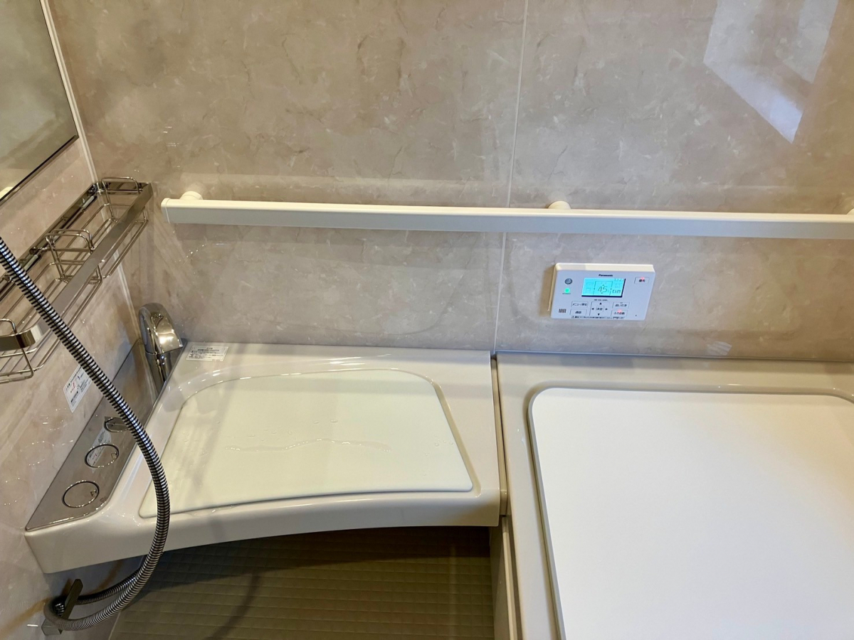 さぬきトーヨー住器の【高松市】年配の方のための全面浴室改修に LIXIL スパージュ採用+バリアフリー設計の施工後の写真1