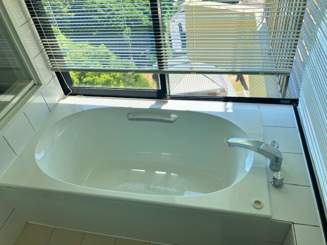 さぬきトーヨー住器の【小豆島】宿泊施設のトイレ・浴室リフォーム|LIXIL製品で快適にの施工後の写真1