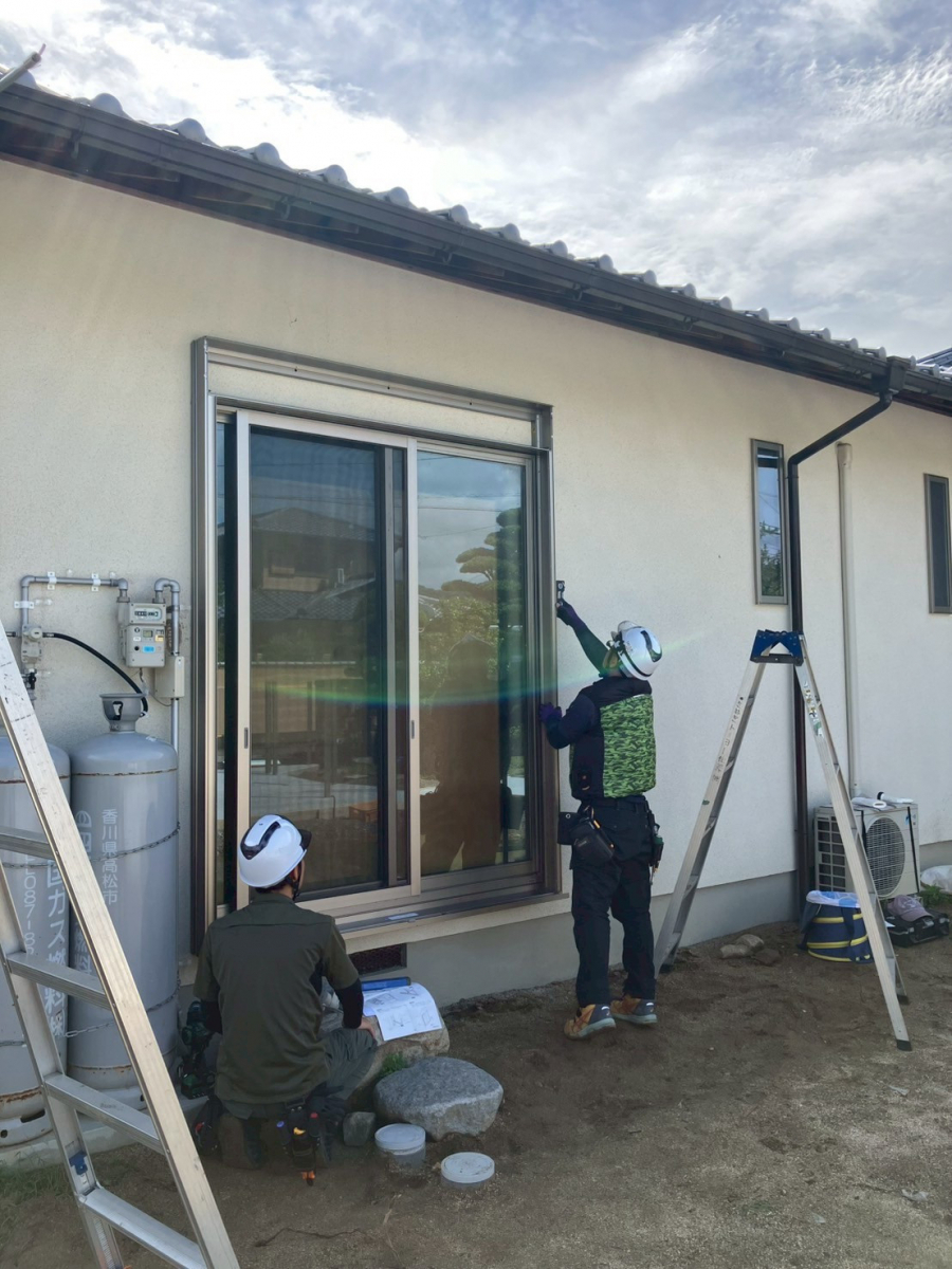 さぬきトーヨー住器の【高松市】LIXIL電動採風シャッターで台風対策と快適さを両立の施工前の写真2