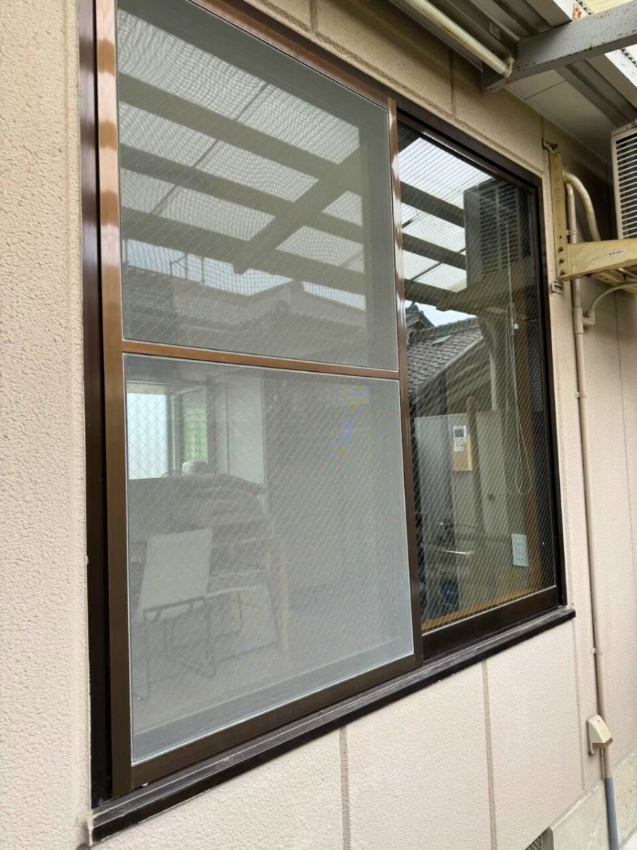 さぬきトーヨー住器の【さぬき市 LDK断熱化】窓と勝手口ドアをまとめてリフォーム！冬の寒さと防犯対策の施工前の写真1