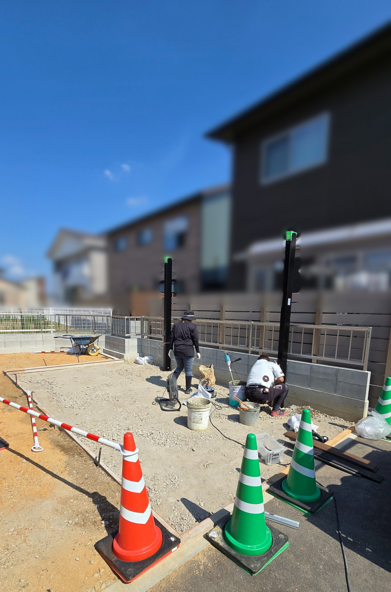 さぬきトーヨー住器の【高松市 新築外構】ハイエースも楽々！LIXILフーゴF ロング柱と土間コン工事の施工前の写真2
