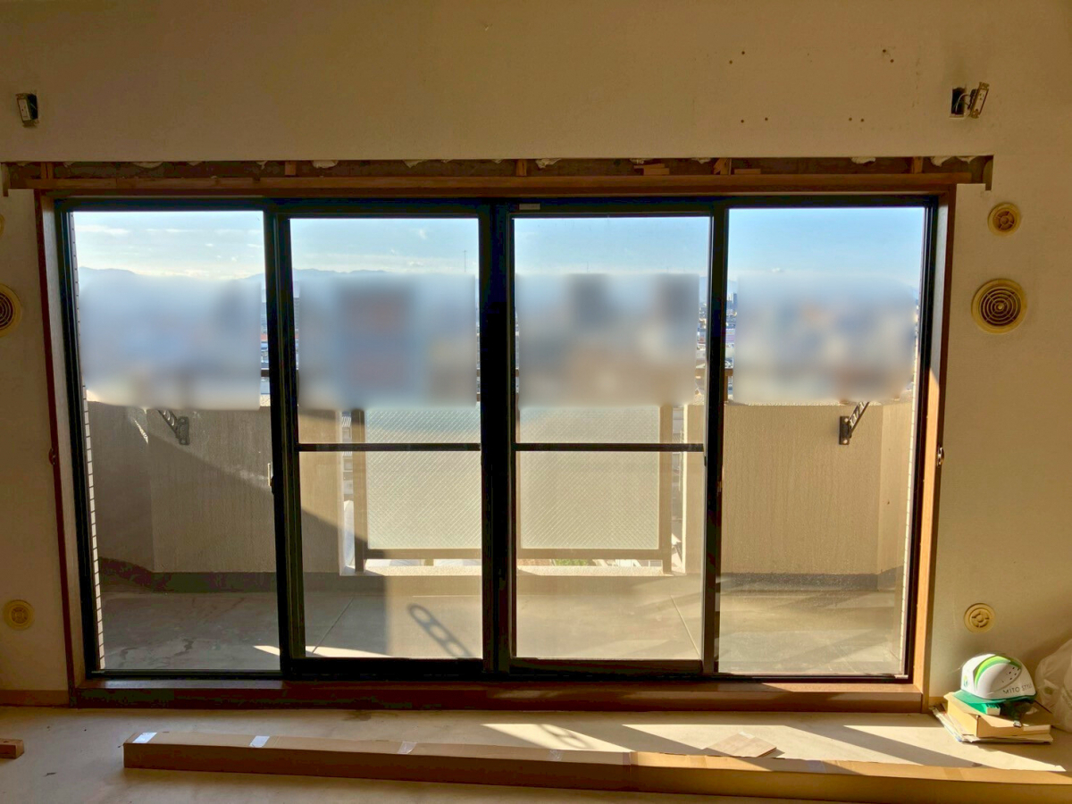 さぬきトーヨー住器の【高松市】マンションの窓リフォーム事例：内窓インプラスで快適生活への施工前の写真1
