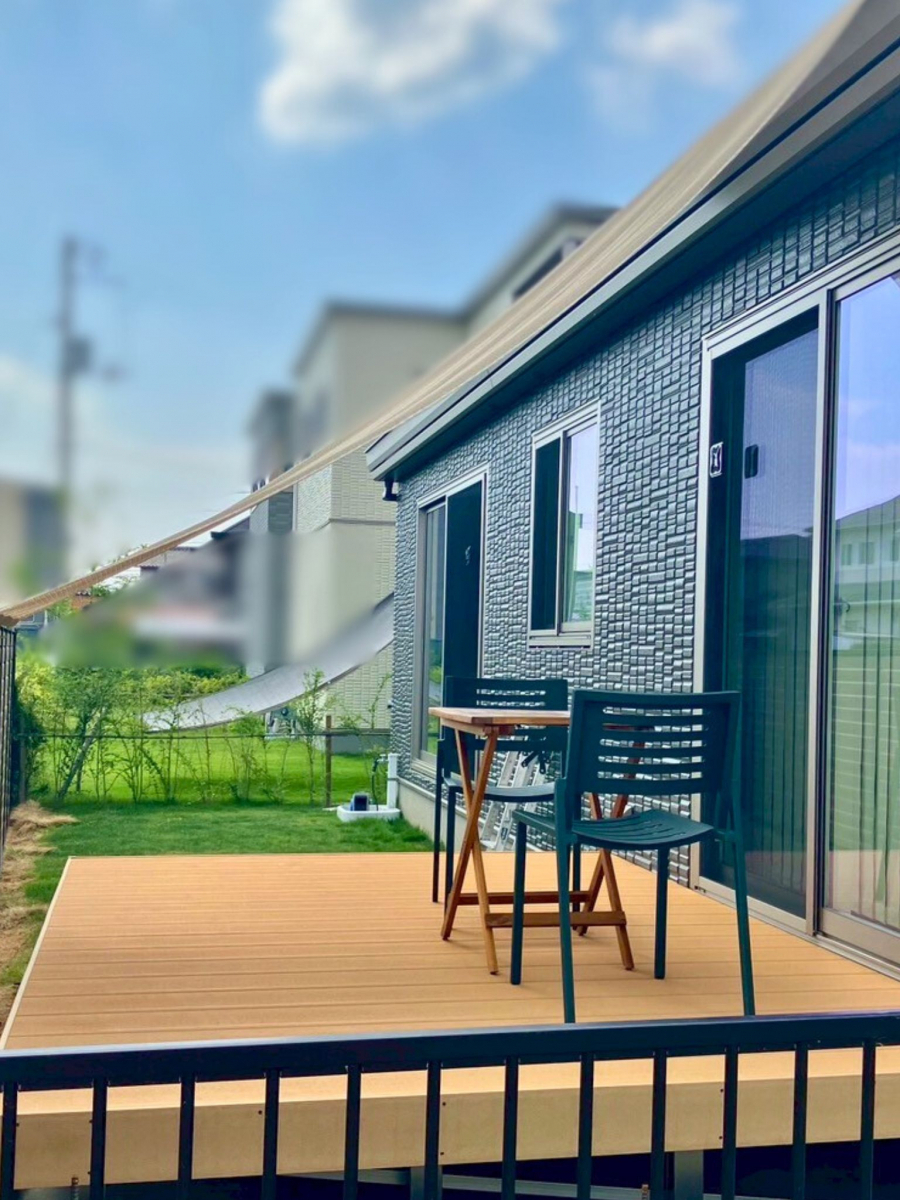 さぬきトーヨー住器の【高松市】お庭スペースを有効活用。デッキ+フェンスで心地よい屋外空間にの施工後の写真1