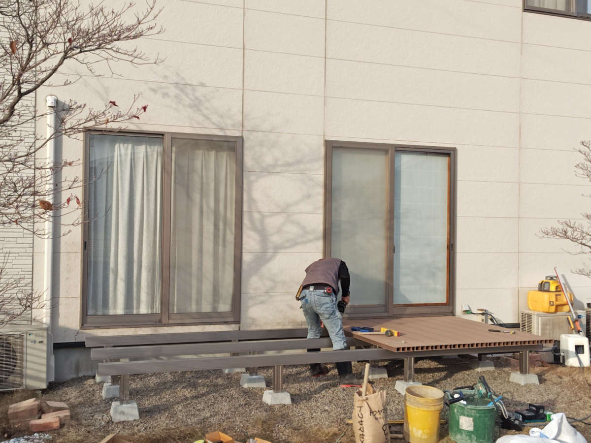 丸亀トーヨー   リノベ   パートナーズの【ウッドデッキ工事】色褪せしないデッキに😄の施工後の写真2