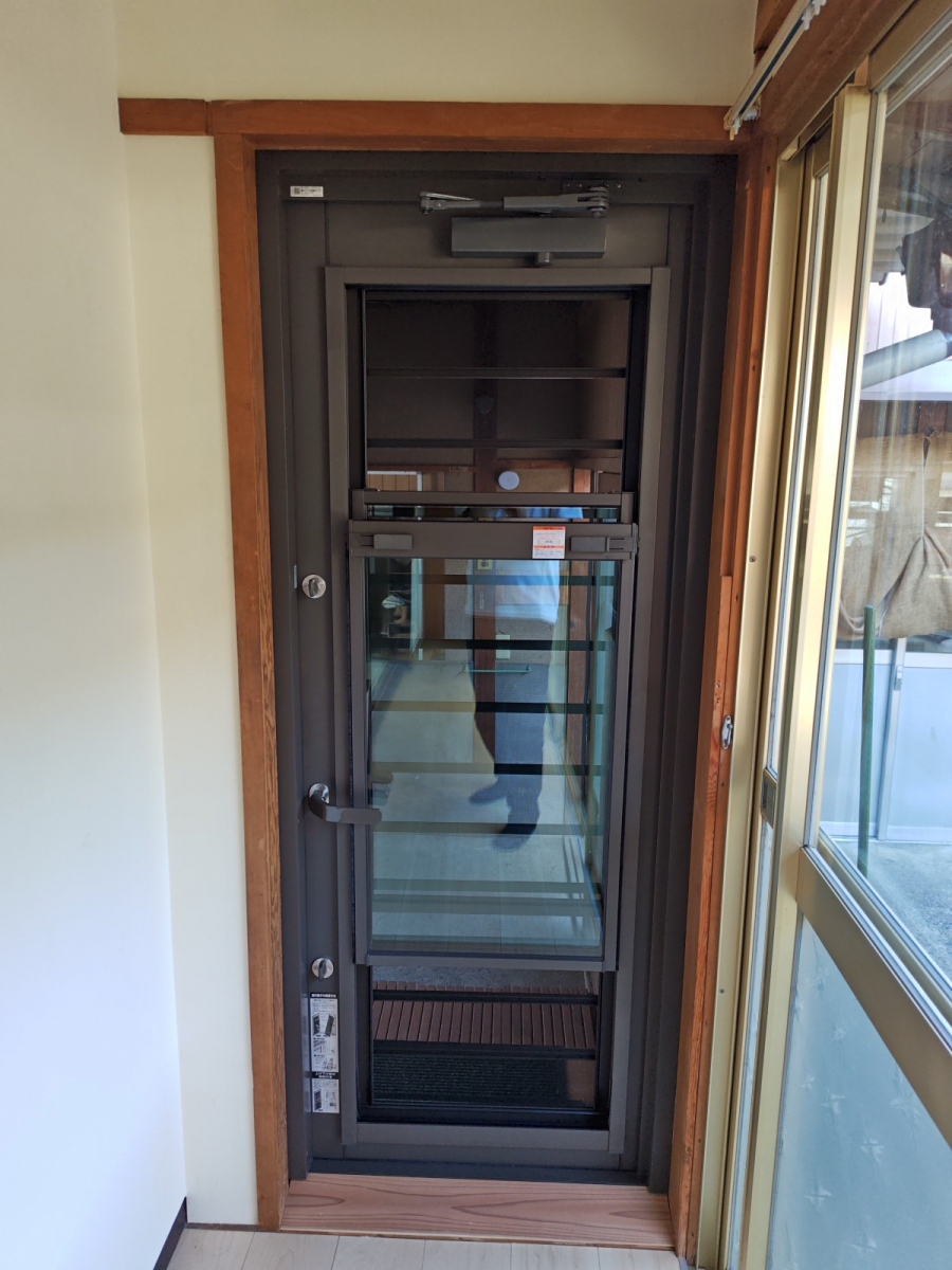 丸亀トーヨー リノベ・パートナーズの【勝手口ドア工事】リシェント勝手口ドア 1日で叶う最新リフォームの魅力の施工後の写真2
