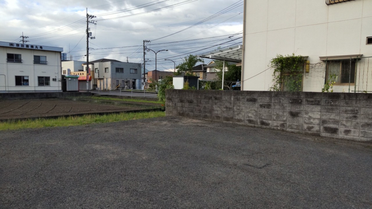 丸亀トーヨー リノベ・パートナーズの【ガレージ工事】ガレージ+アスファルト舗装工事の施工前の写真1