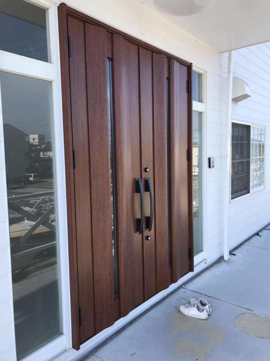 丸亀トーヨー   リノベ   パートナーズの【玄関ドア工事】１Dayリフォーム　リシェント玄関ドア😄の施工後の写真2