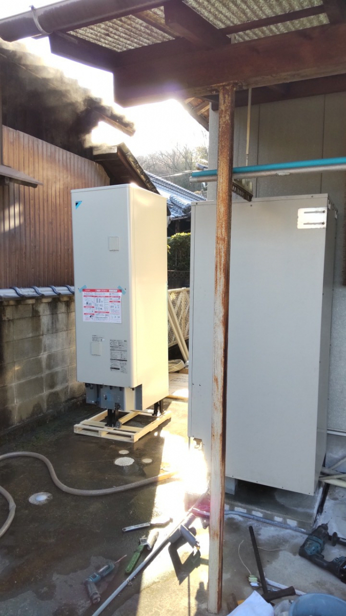 丸亀トーヨー   リノベ   パートナーズの【善通寺市 生野町 エコキュート工事】１Dayリフォーム　エコキュート😄の施工前の写真3