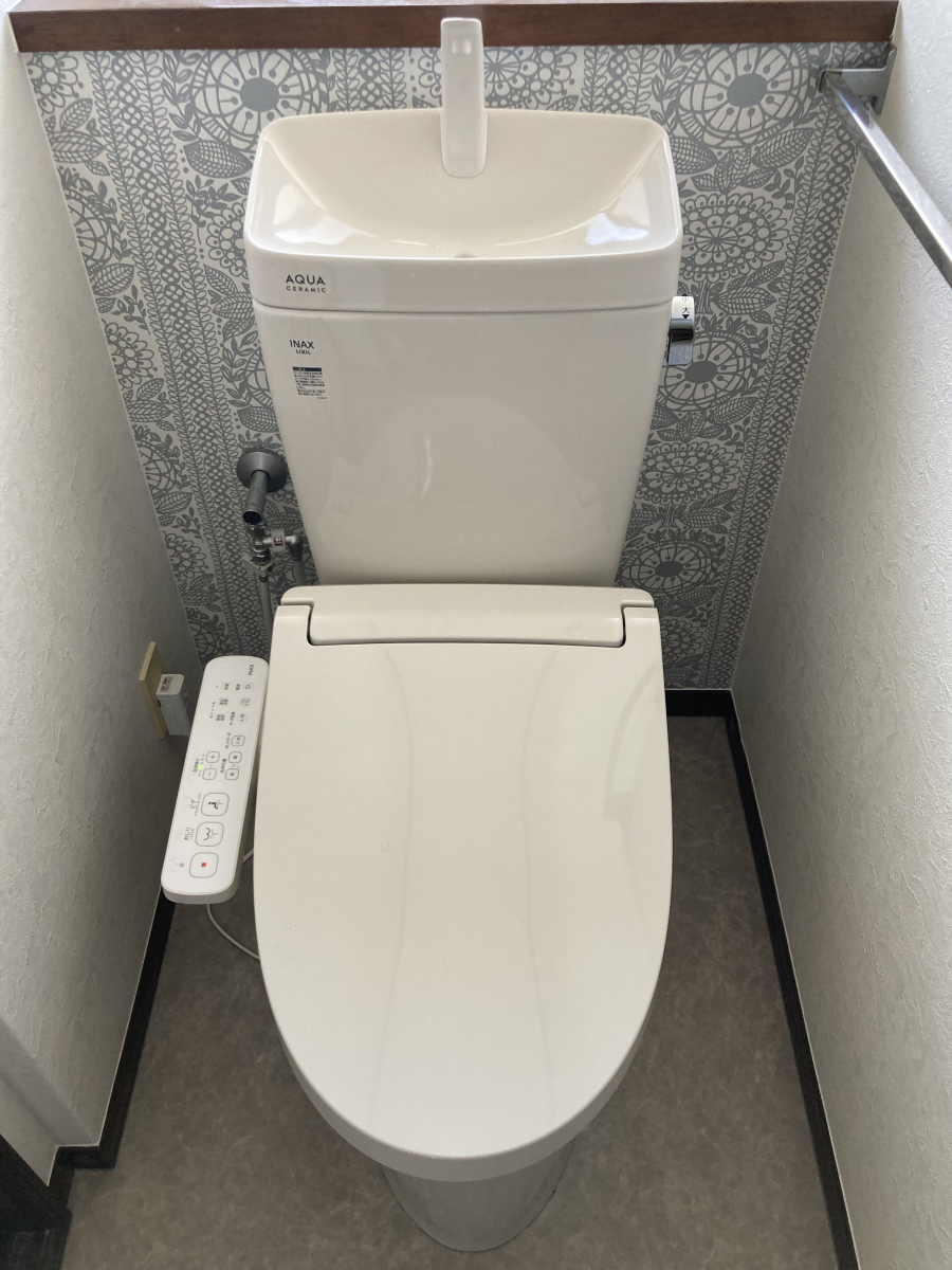 丸亀トーヨー   リノベ   パートナーズの【飯山町トイレ工事】１dayリフォーム　トイレ交換工事😄の施工後の写真1