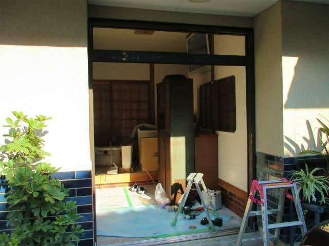 丸亀トーヨー   リノベ   パートナーズの【丸亀市 垂水町 玄関引戸工事】１Dayリフォーム工事😄の施工後の写真1