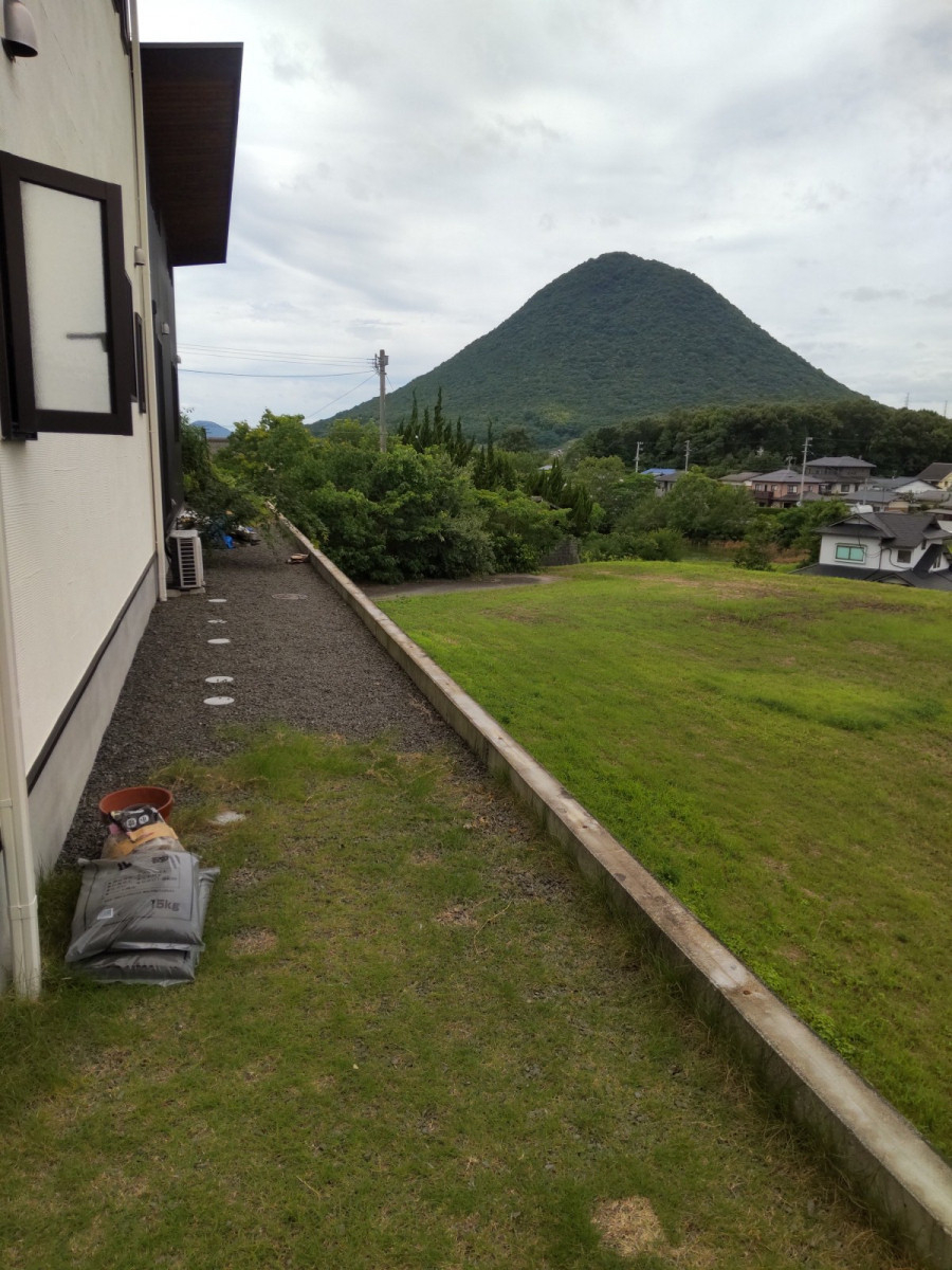 丸亀トーヨー   リノベ   パートナーズの【丸亀市 飯山町 フェンスブロック工事】老朽化の為、LIXILフェンス+化粧ブロック工事😄の施工前の写真2