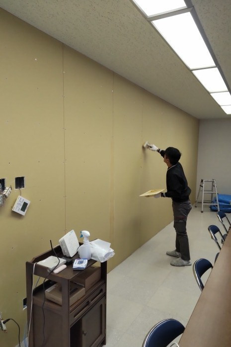 丸亀トーヨー   リノベ   パートナーズの【丸亀市 通町】 壁改修工事　老朽化により壁修繕とクロスの貼替工事😄の施工後の写真1