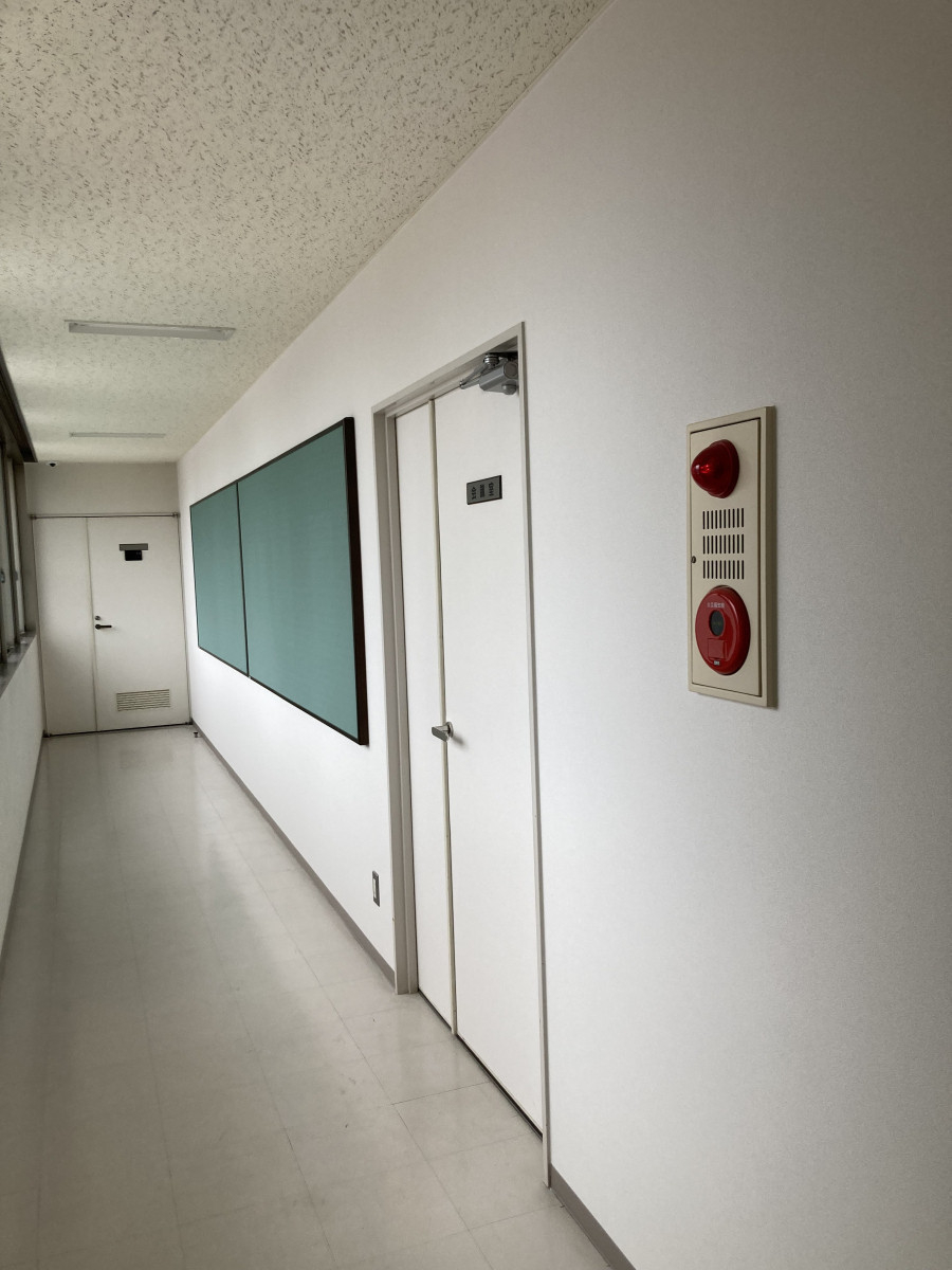 丸亀トーヨー   リノベ   パートナーズの【丸亀市 通町】 壁改修工事　老朽化により壁修繕とクロスの貼替工事😄の施工後の写真2