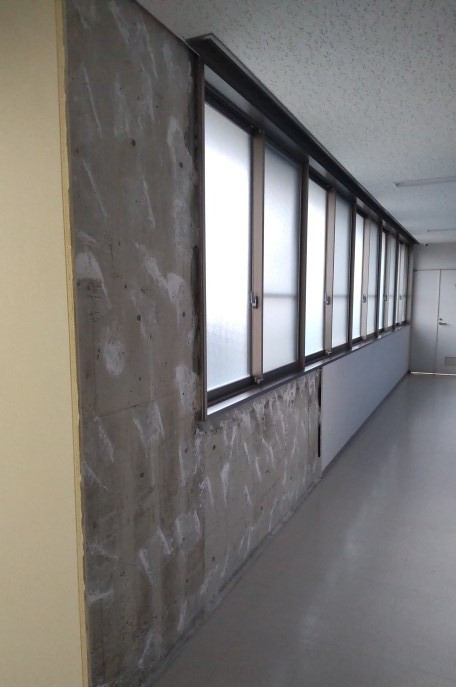 丸亀トーヨー   リノベ   パートナーズの【丸亀市 通町】 壁改修工事　老朽化により壁修繕とクロスの貼替工事😄の施工前の写真1