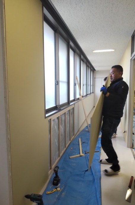 丸亀トーヨー   リノベ   パートナーズの【丸亀市 通町】 壁改修工事　老朽化により壁修繕とクロスの貼替工事😄の施工前の写真3