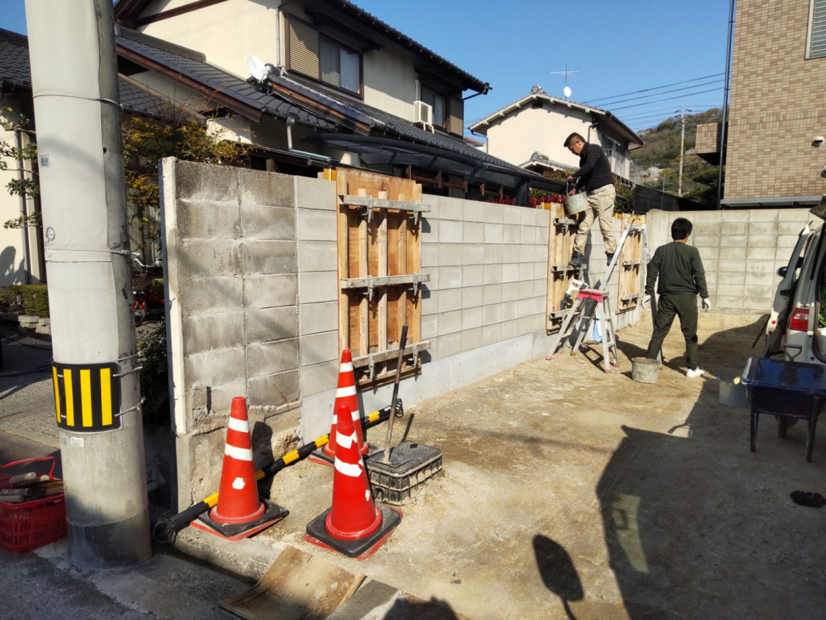 丸亀トーヨー   リノベ   パートナーズの【高松市　鶴市町】　ブロック塀工事　境界ブロックが老朽化で倒壊の恐れがある為、新設のブロック塀😄の施工後の写真2