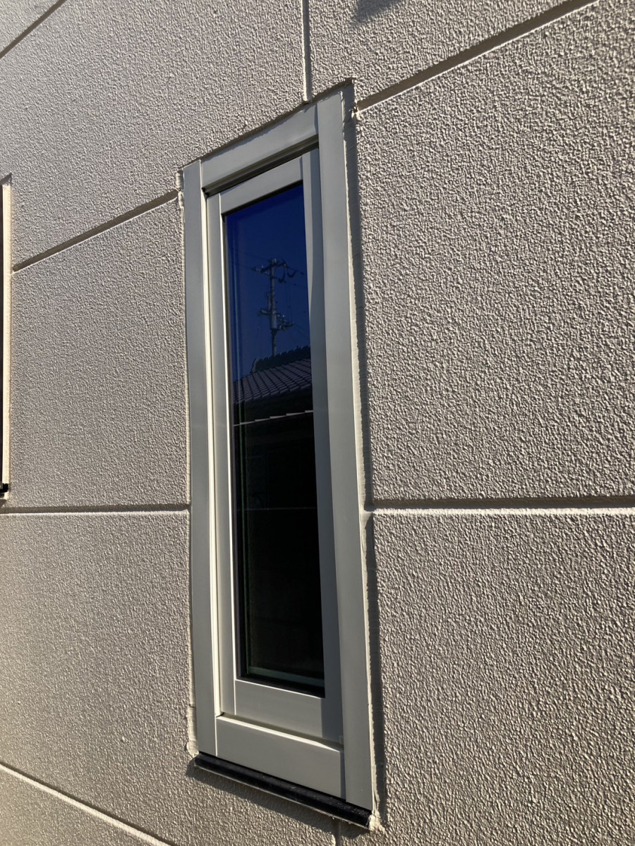 丸亀トーヨー   リノベ   パートナーズの【綾歌郡　綾川町】　外窓交換工事　浴室窓をLIXIL外窓交換窓リプラス😄の施工後の写真1
