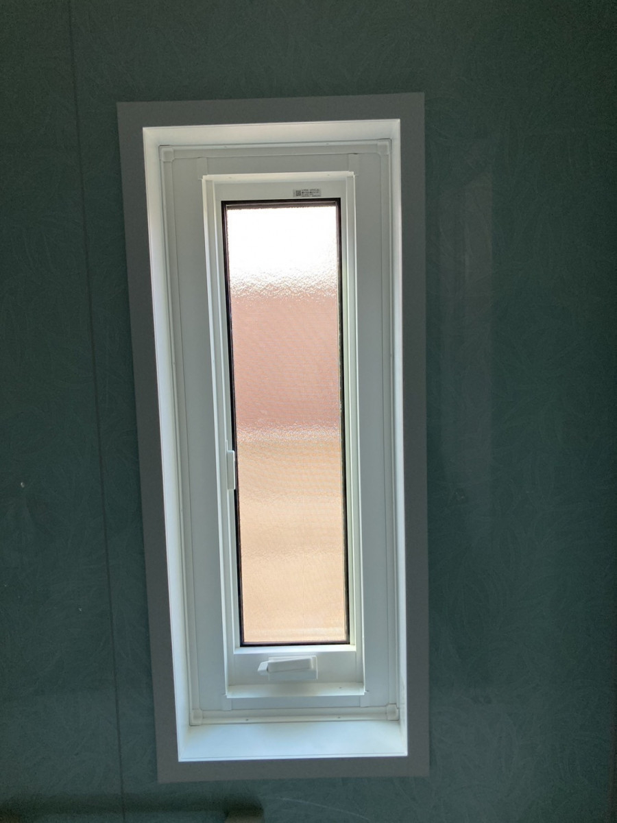 丸亀トーヨー   リノベ   パートナーズの【綾歌郡　綾川町】　外窓交換工事　浴室窓をLIXIL外窓交換窓リプラス😄の施工後の写真2