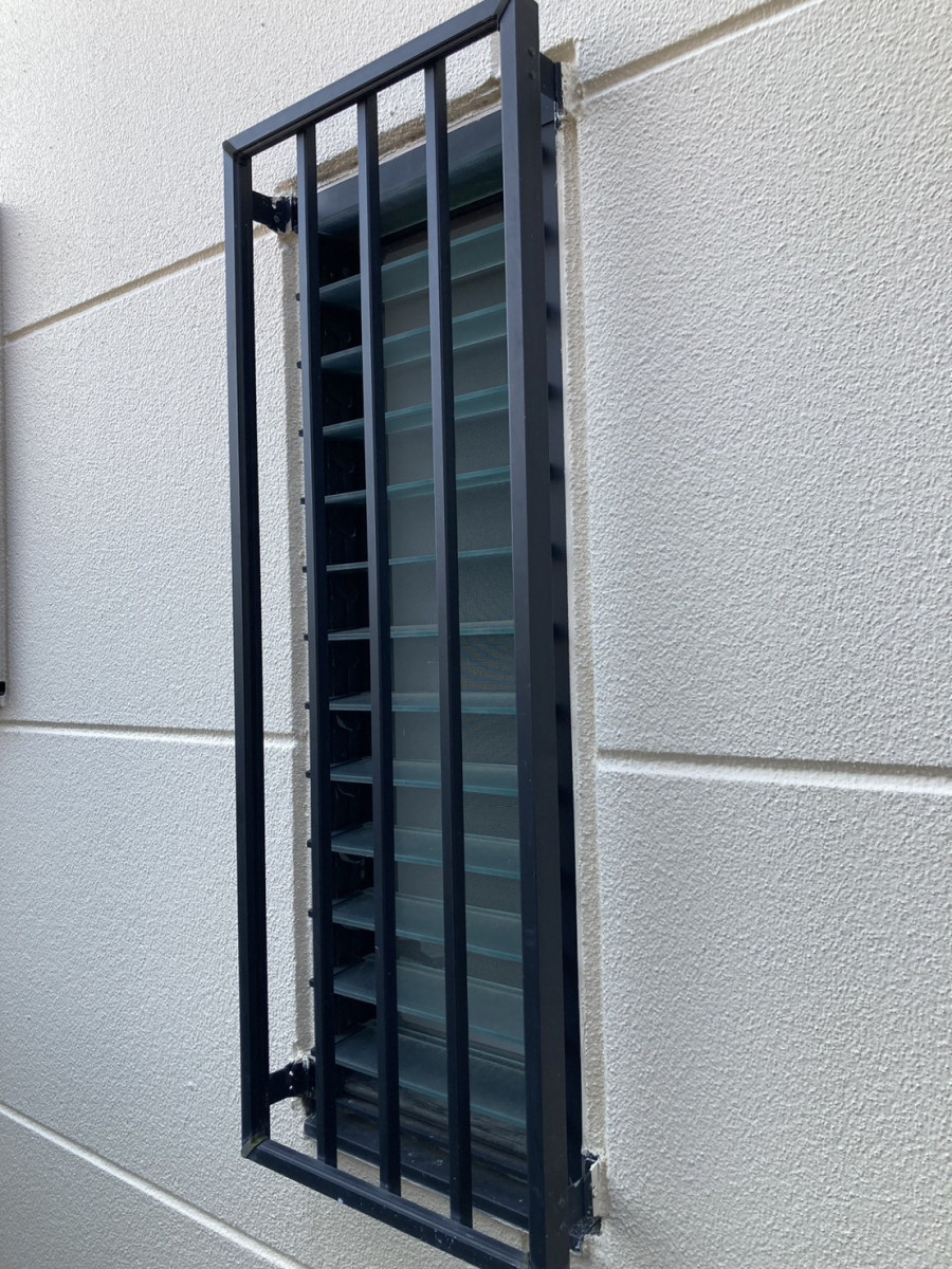 丸亀トーヨー   リノベ   パートナーズの【綾歌郡　綾川町】　外窓交換工事　浴室窓をLIXIL外窓交換窓リプラス😄の施工前の写真1