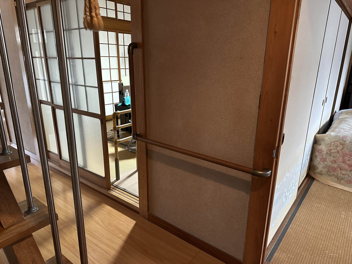 シンデンの室内手すり取付工事の施工後の写真1