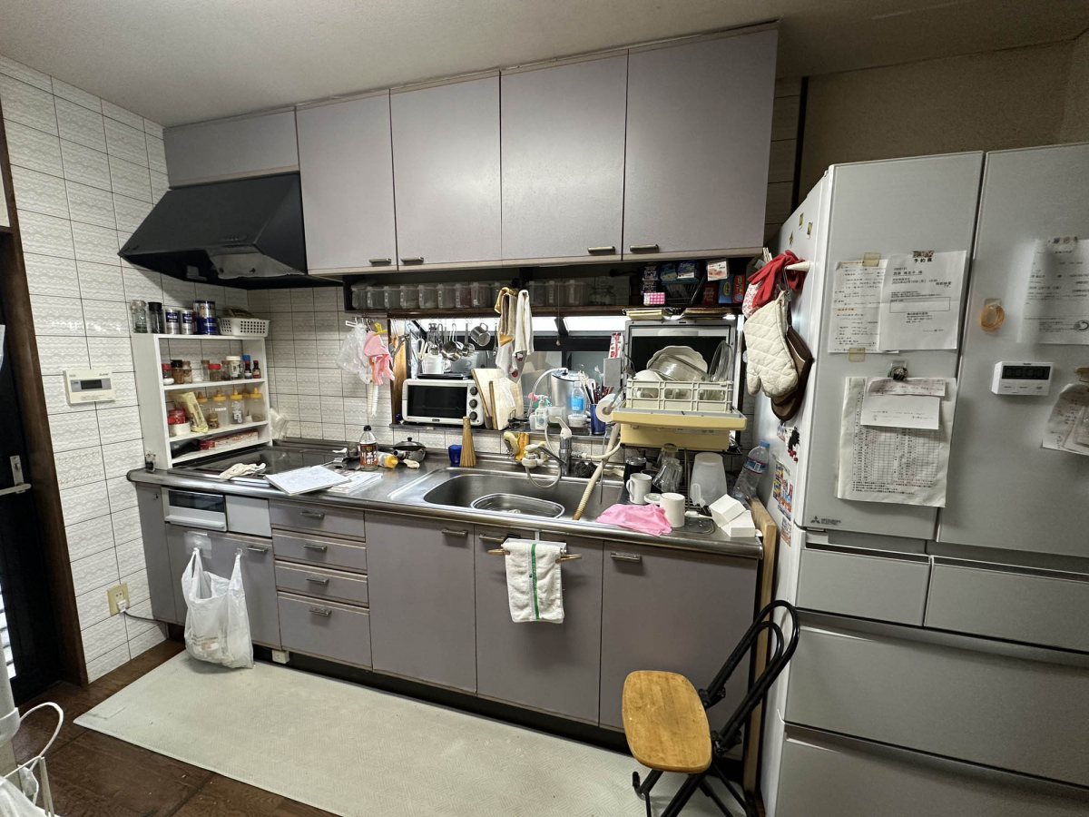 シンデンのキッチン取替え工事の施工前の写真1