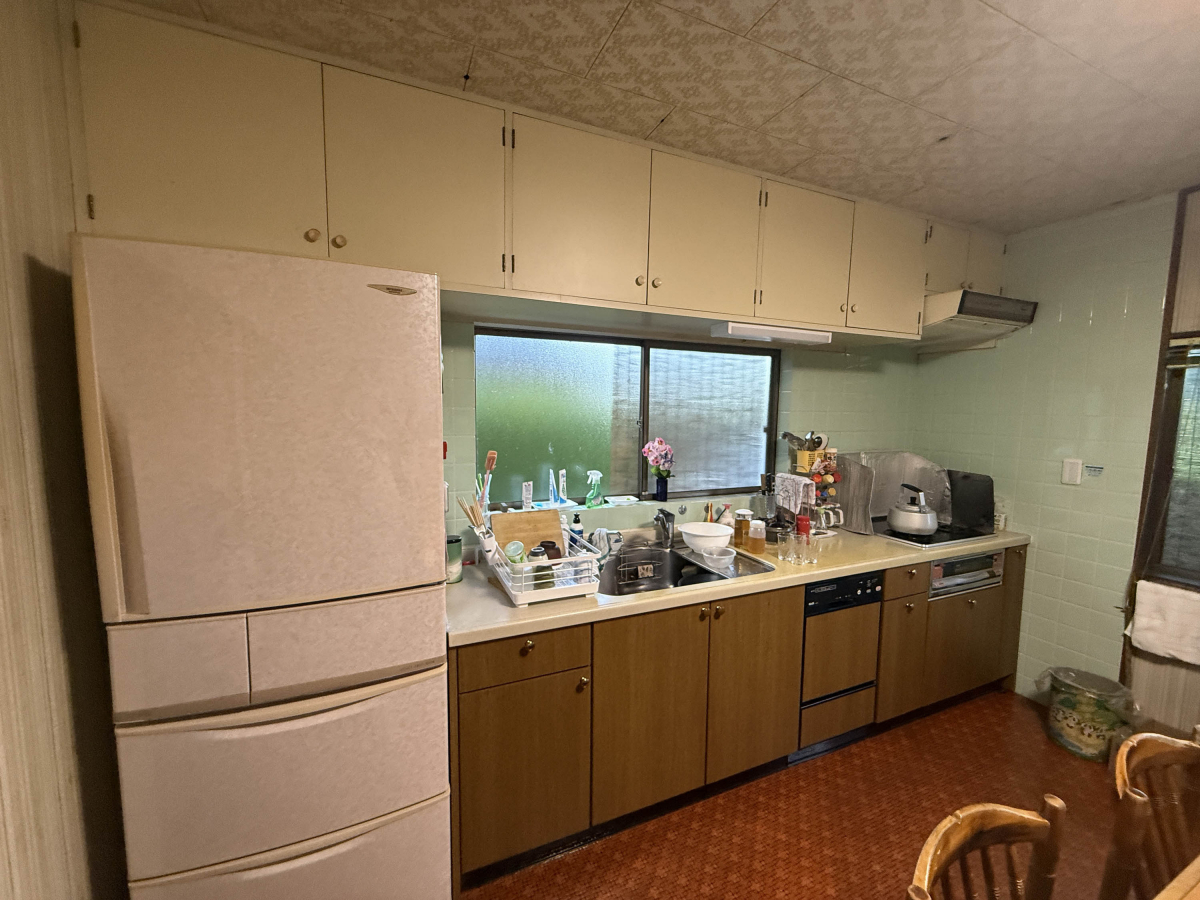 シンデンの〈さぬき市〉キッチンの取替えをしました。の施工前の写真1