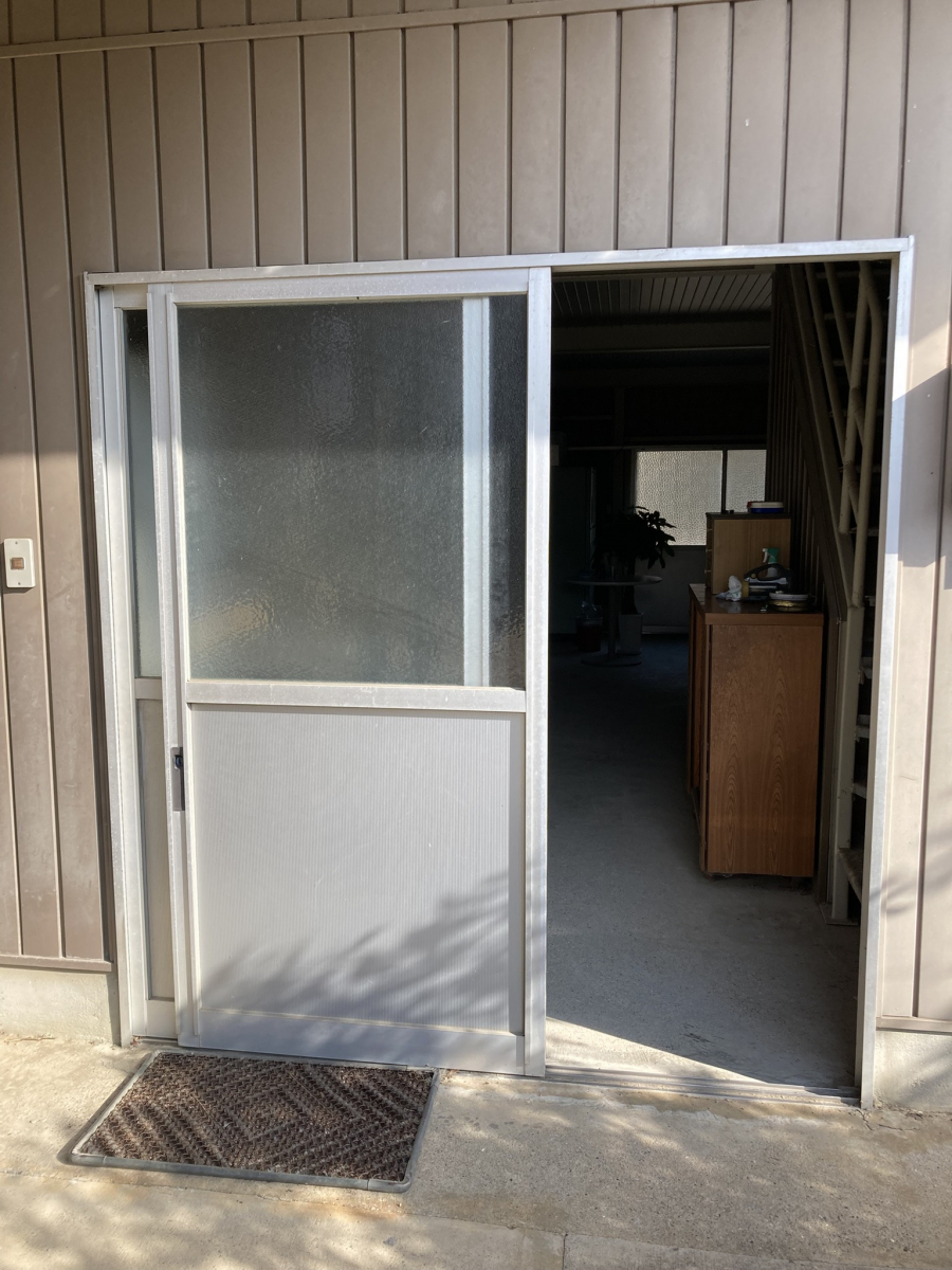 シンデンの〈さぬき市〉鍵の取り替えを行いました。の施工前の写真1