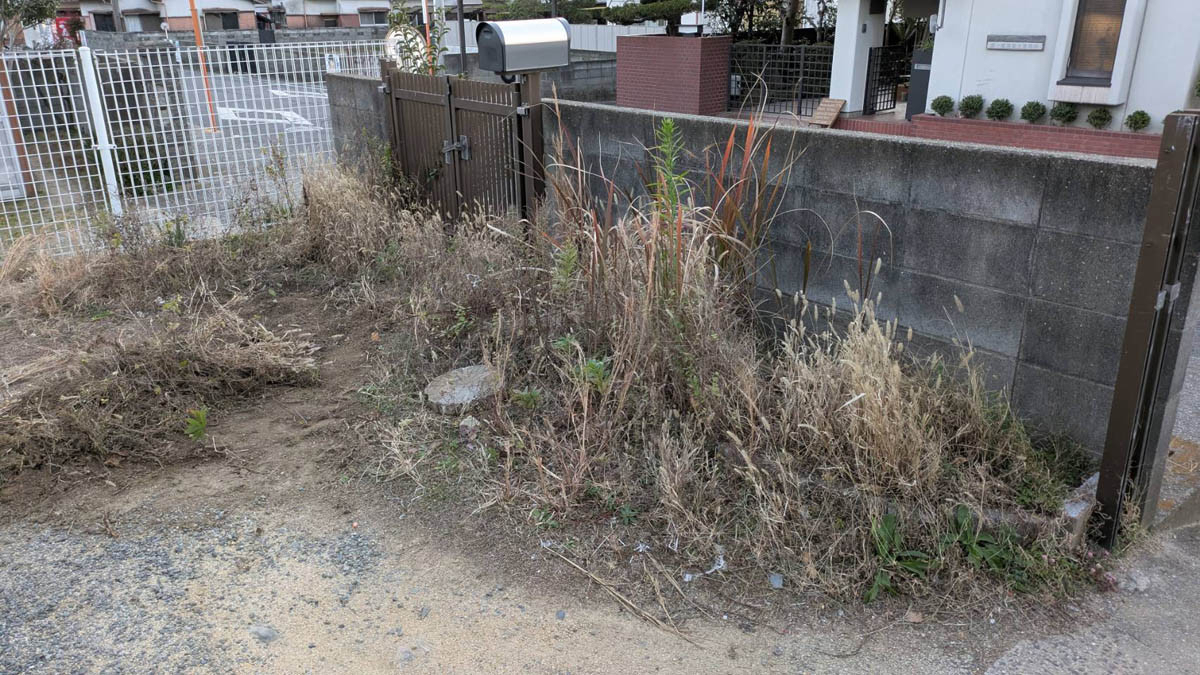 シンデンの〈高松市〉【お庭の困りごとも解決！】草刈り・除草作業もお任せくださいの施工前の写真3