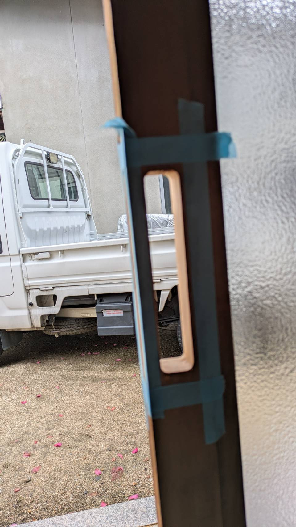 シンデンの〈高松市〉「中からしか鍵がかからない」玄関引戸を、職人の技で防犯・利便性アップ！の施工後の写真2