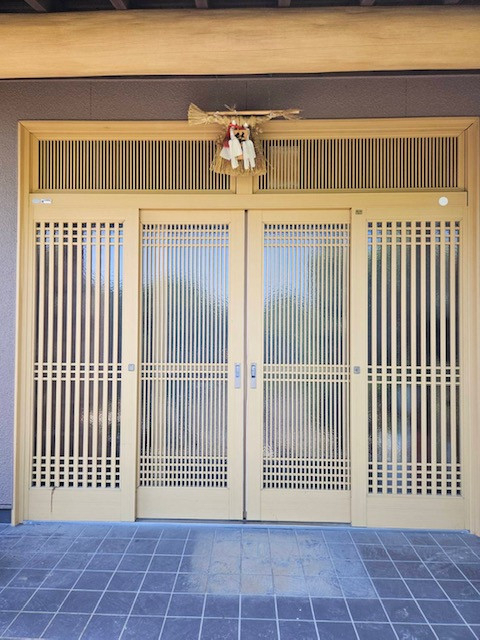 カンセイ蒲郡の玄関が見違える！YKKドアリモ引戸施工事例の施工後の写真1