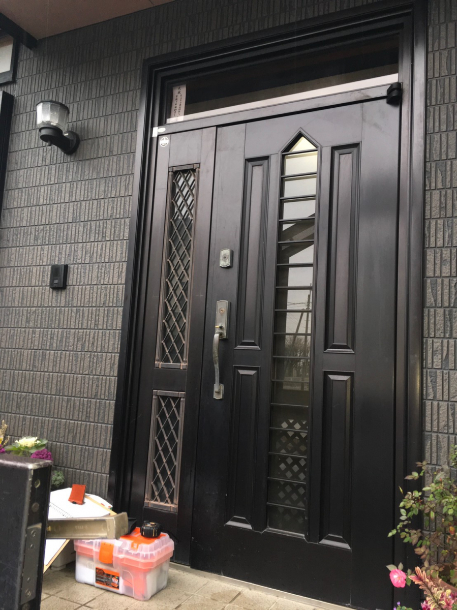 カンセイ蒲郡のランマ無しでスッキリ！LIXILリシェント親子ドアで断熱性もアップの施工前の写真1