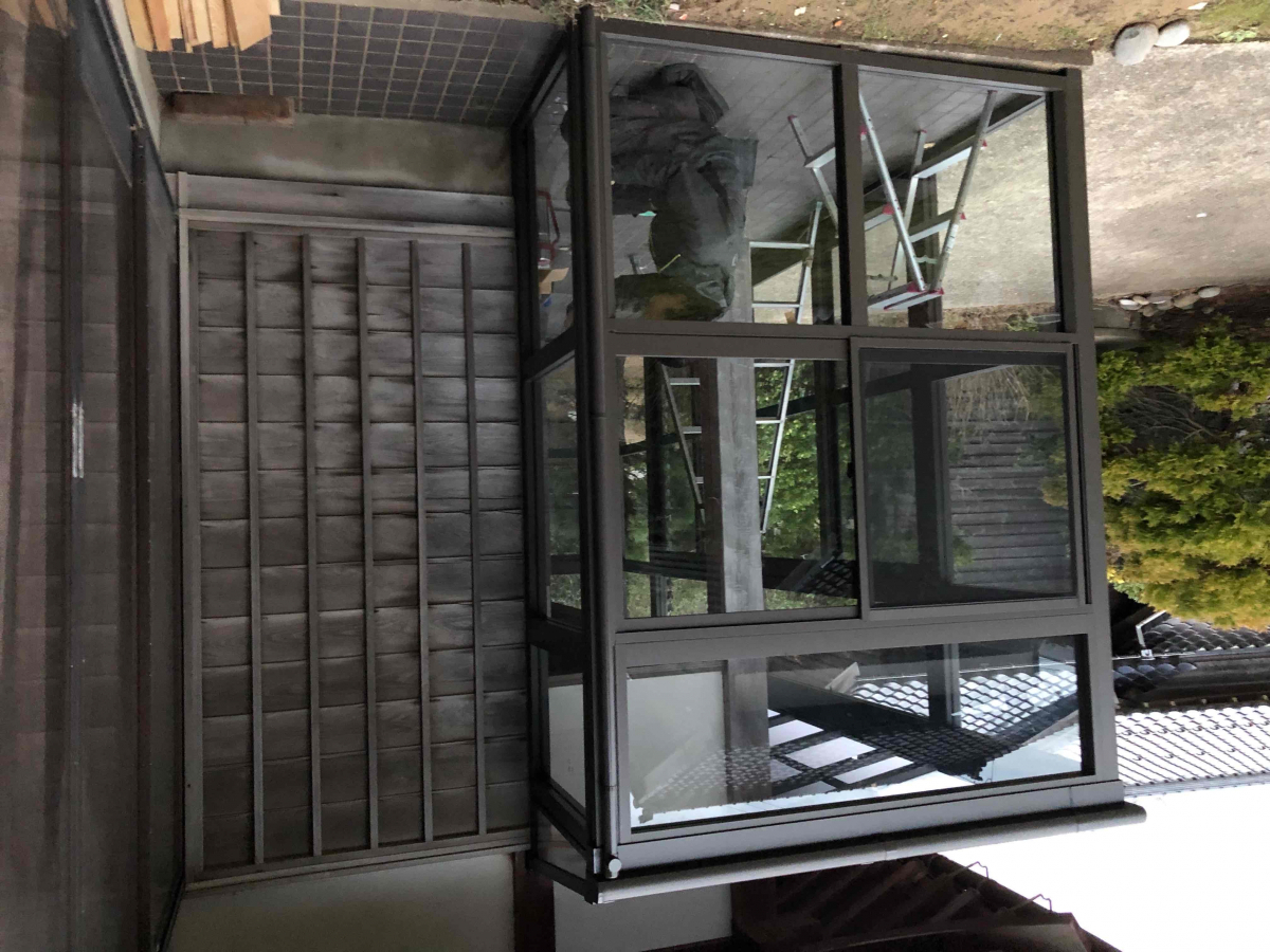 カンセイ蒲郡の雨の日も安心｜岡崎市Y様邸 サニージュで玄関前を快適にの施工後の写真2